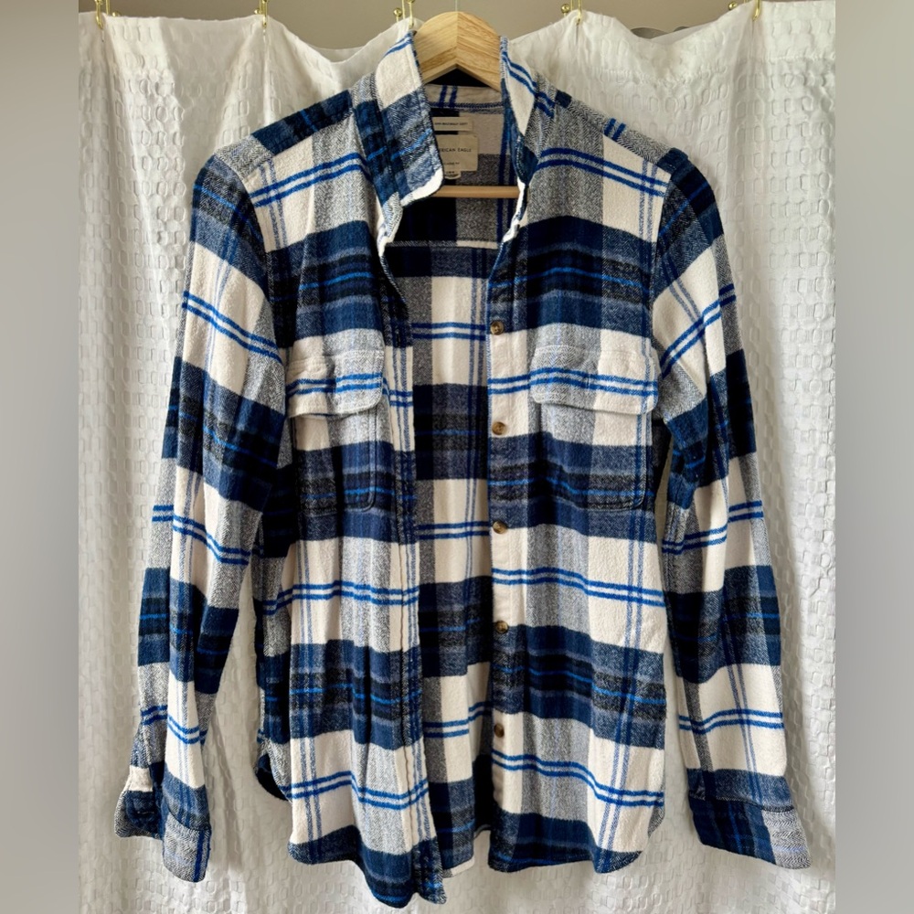 American Eagle Ahh-mazingly Soft Blue and White Plaid Button-Up Shirt, Sz L